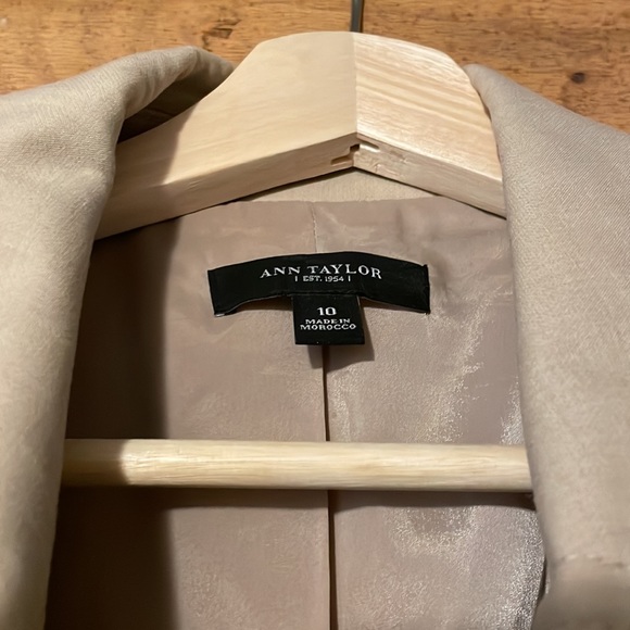 Ann Taylor Bomber Jacket size 10 Tan/Beige - Picture 2 of 6